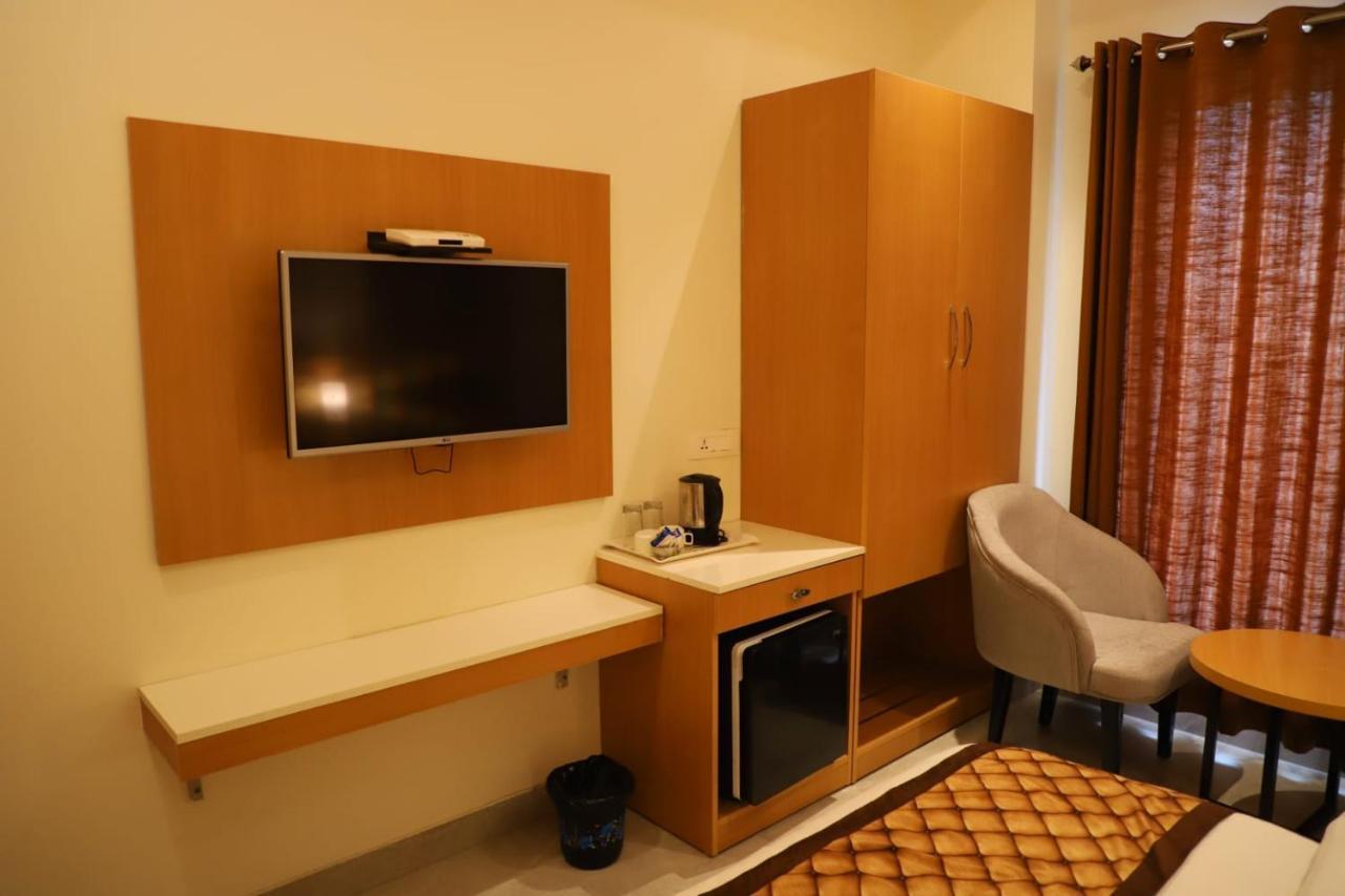 Ananda Castle Hotel Vrindavan Luaran gambar