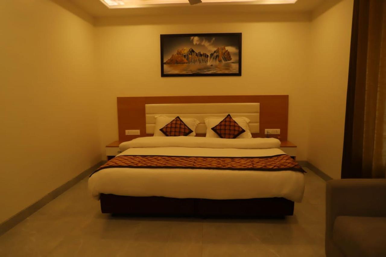 Ananda Castle Hotel Vrindavan Luaran gambar