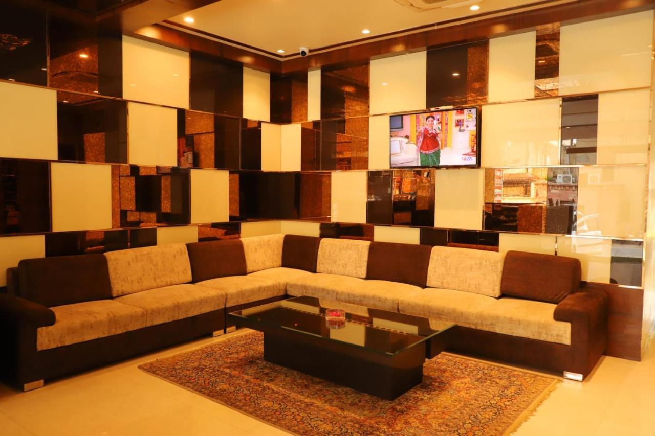 Ananda Castle Hotel Vrindavan Luaran gambar