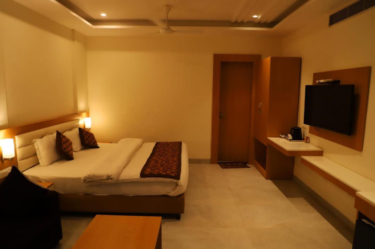 Ananda Castle Hotel Vrindavan Luaran gambar