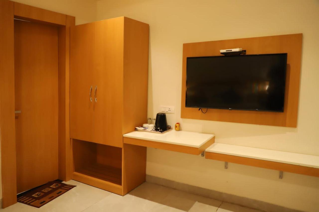 Ananda Castle Hotel Vrindavan Luaran gambar