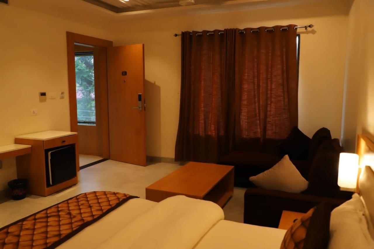 Ananda Castle Hotel Vrindavan Luaran gambar