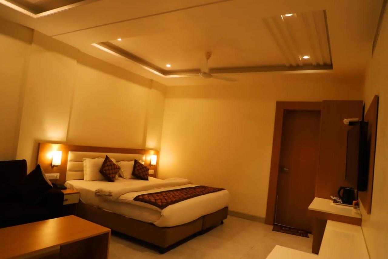 Ananda Castle Hotel Vrindavan Luaran gambar